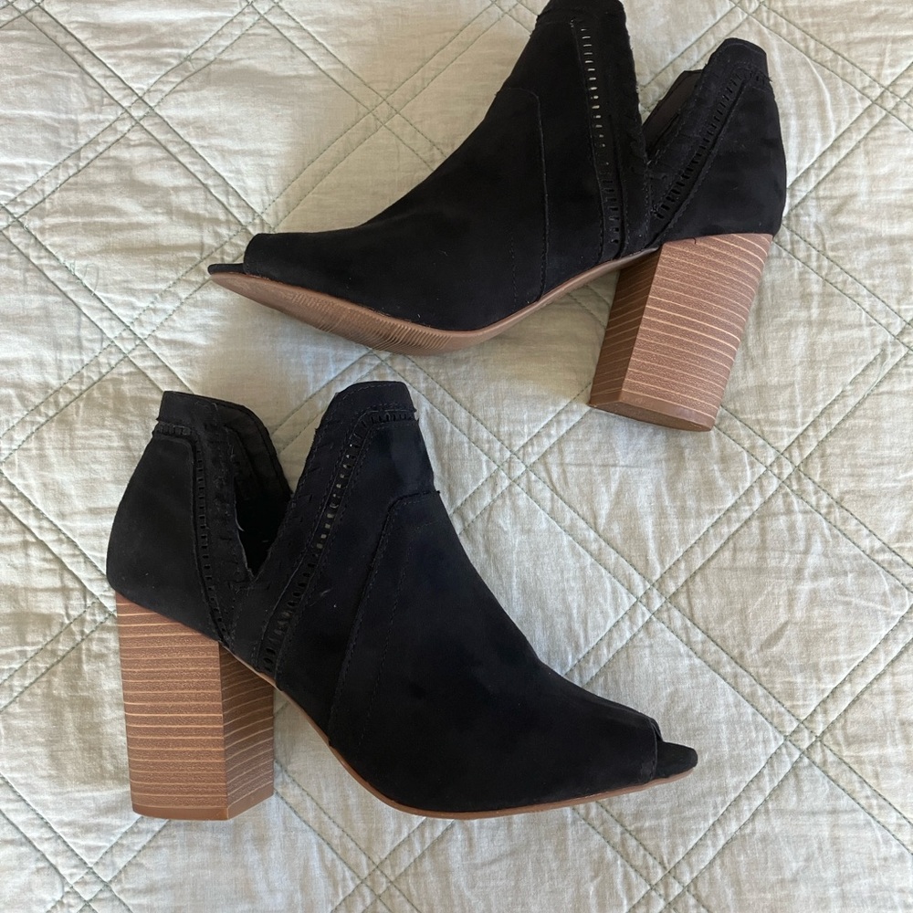 Fergalicious Booties - Picture 2 of 10